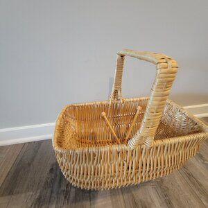 Knitting Basket with needles
